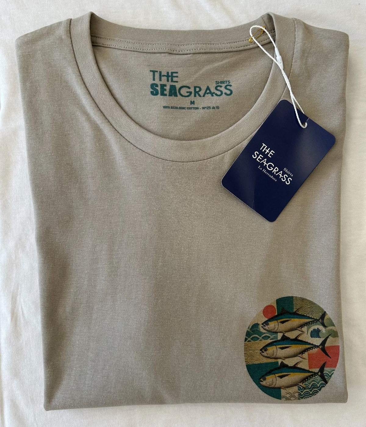 Camiseta ATUNES color Ópalo de algodón orgánico con etiqueta The Seagrass Shirts