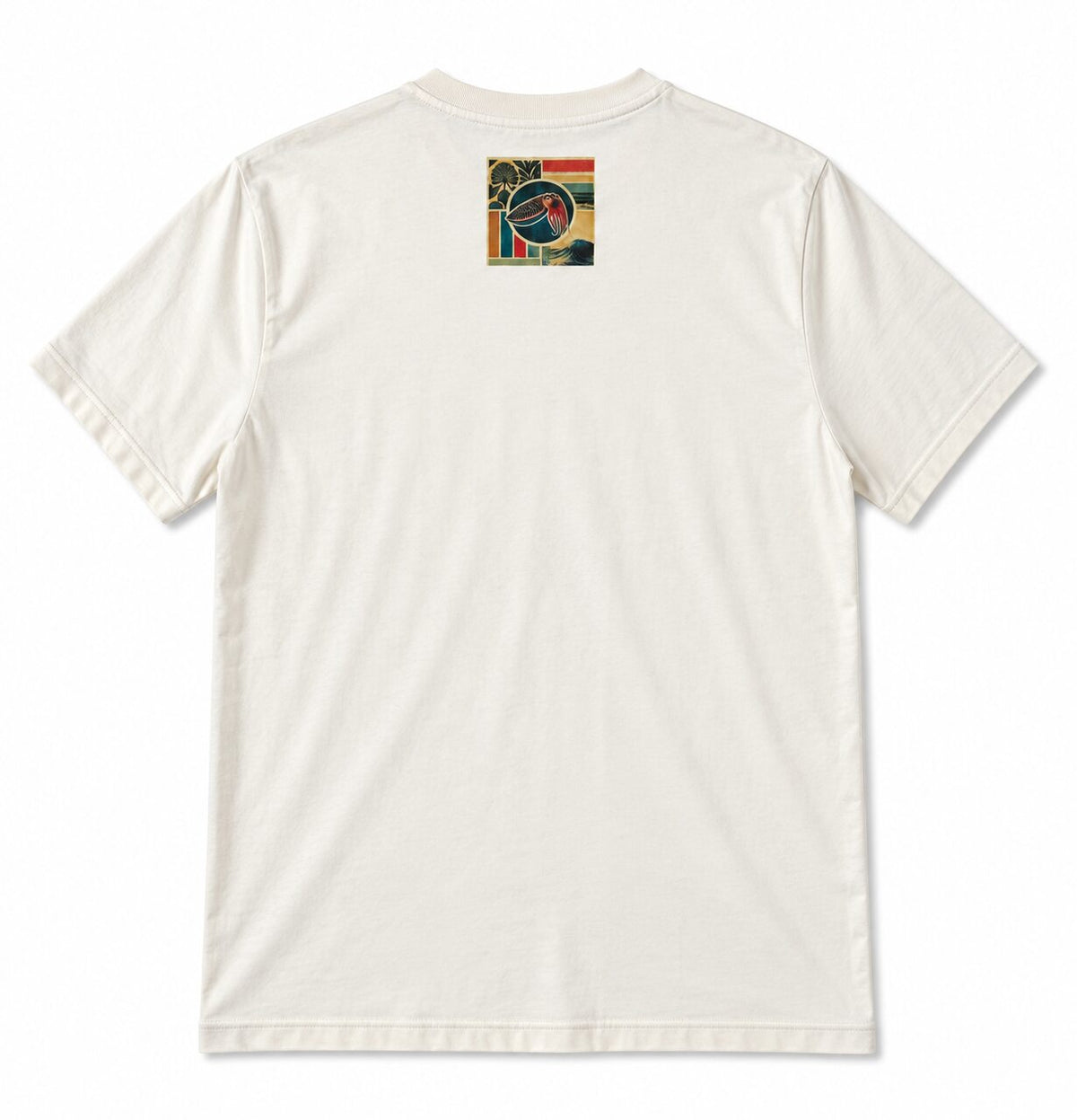Camiseta SEPIA Vintage de algodón orgánico – pequeño estampado en la nuca